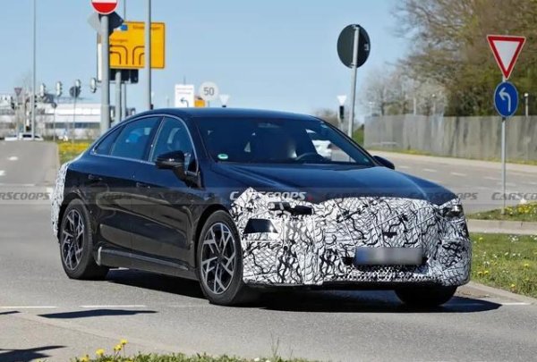 温州配资公司 新奔驰C级纯电谍照! 基于800V平台，外观轻度伪装，前脸格栅发光